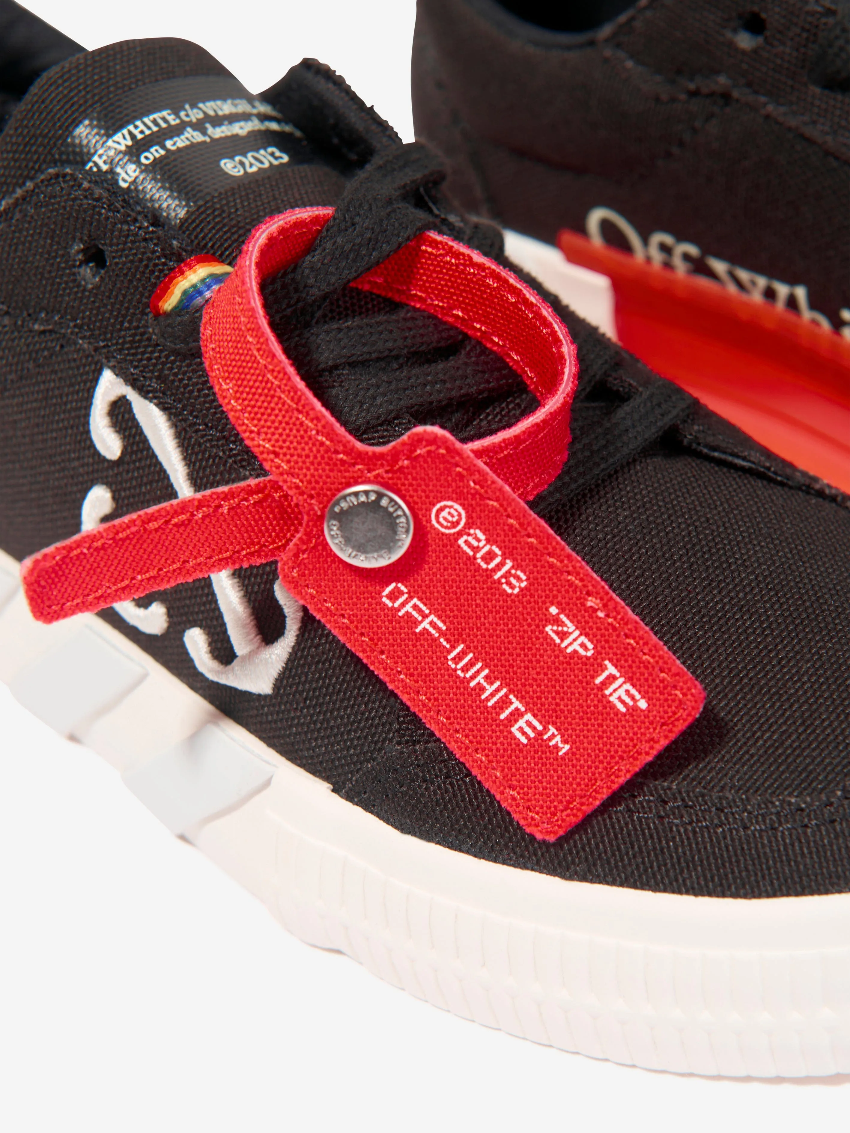 Off-White Kids Vulcanised Lace Up Trainers in Black