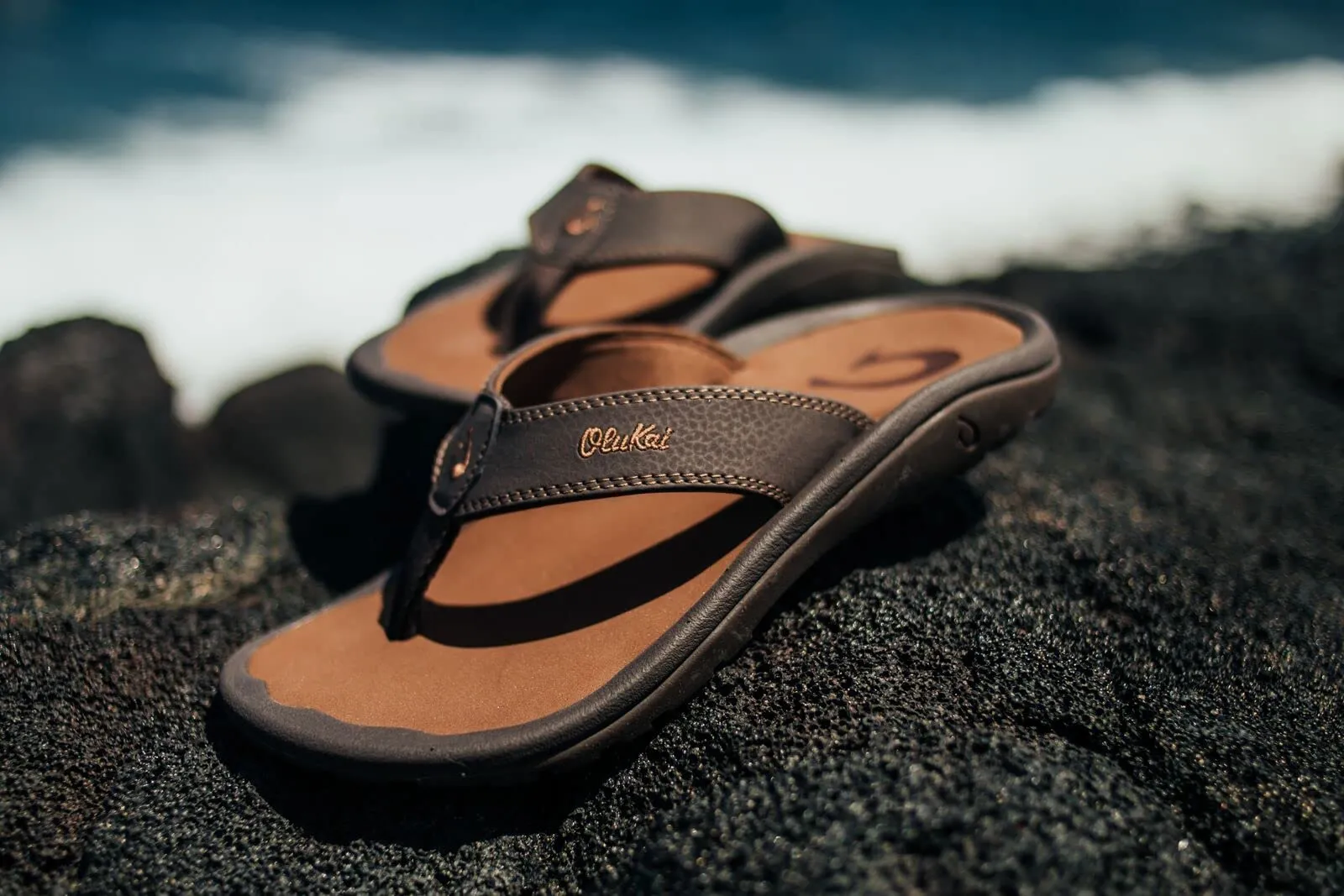 OluKai Ohana Men's Beach Sandals Dark Java/Ray