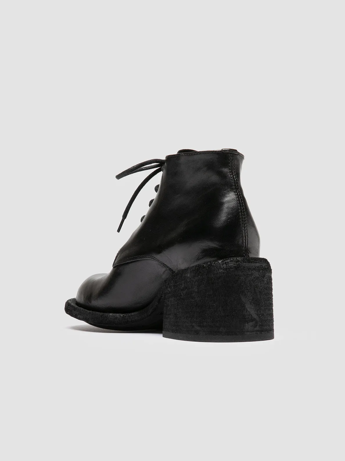 WILDS 002 - Black Leather Chukka Boots